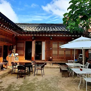 https://namhyundang-hanok-korean-traditional-house.hotels-seoul.net