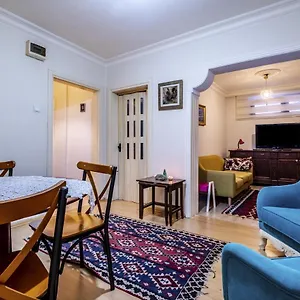 https://central-and-colorful-flat-in-caferaga-kadikoy.istanbul-turkeyhotels.com
